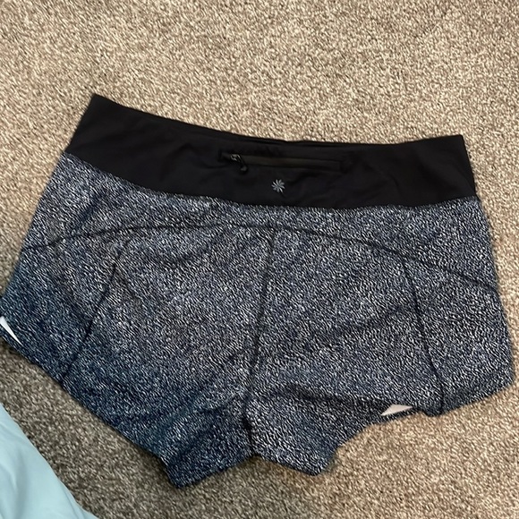Athleta Printed Run With It Shorts 3" - Picture 10 of 10